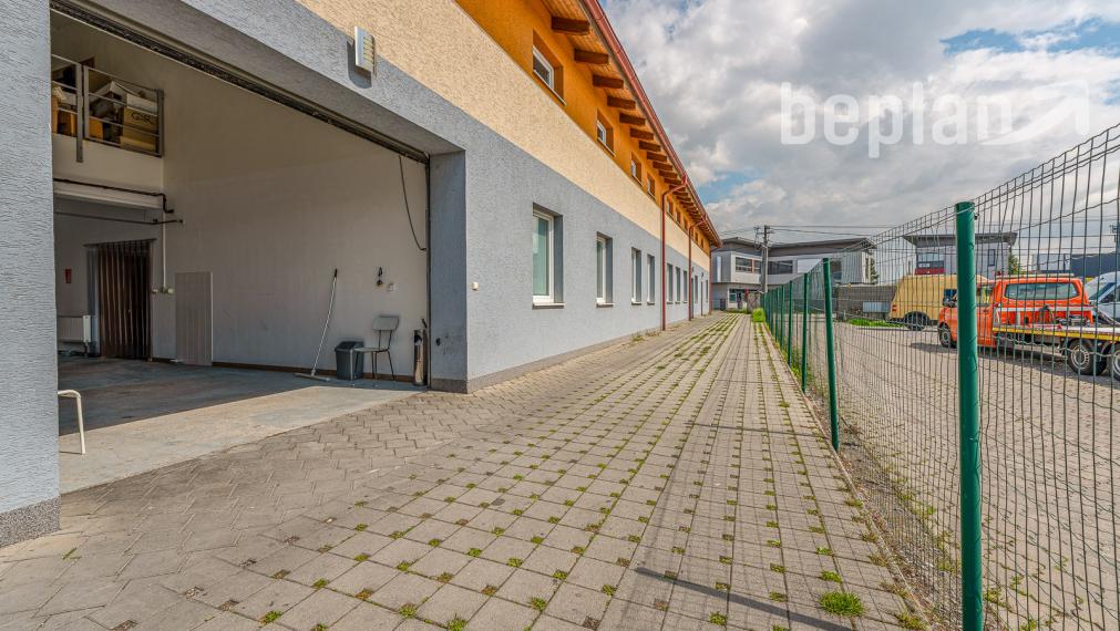 Na odstúpenie obchodný priestor v Podunajských Biskupiciach
