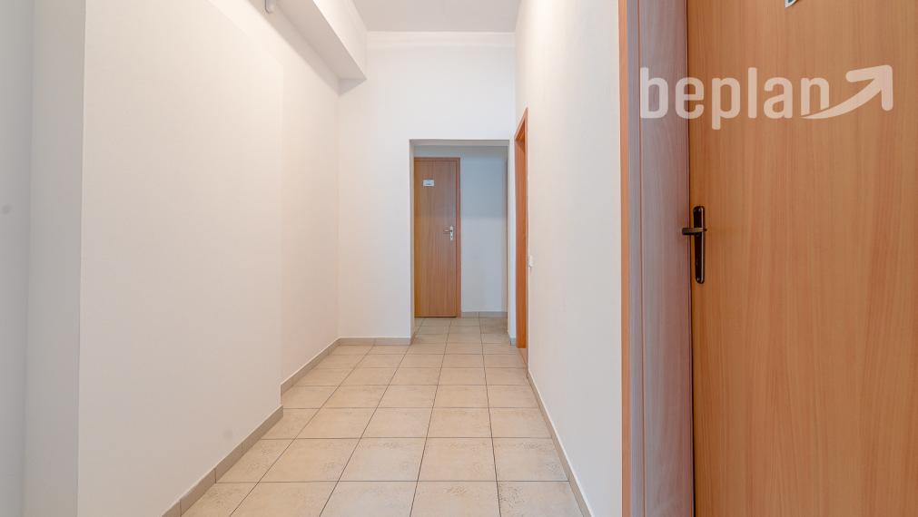 Na odstúpenie obchodný priestor v Podunajských Biskupiciach