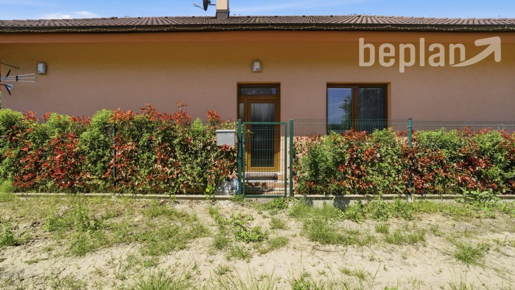 Na predaj moderný rodinný dom s bazénom v obci Jablonové