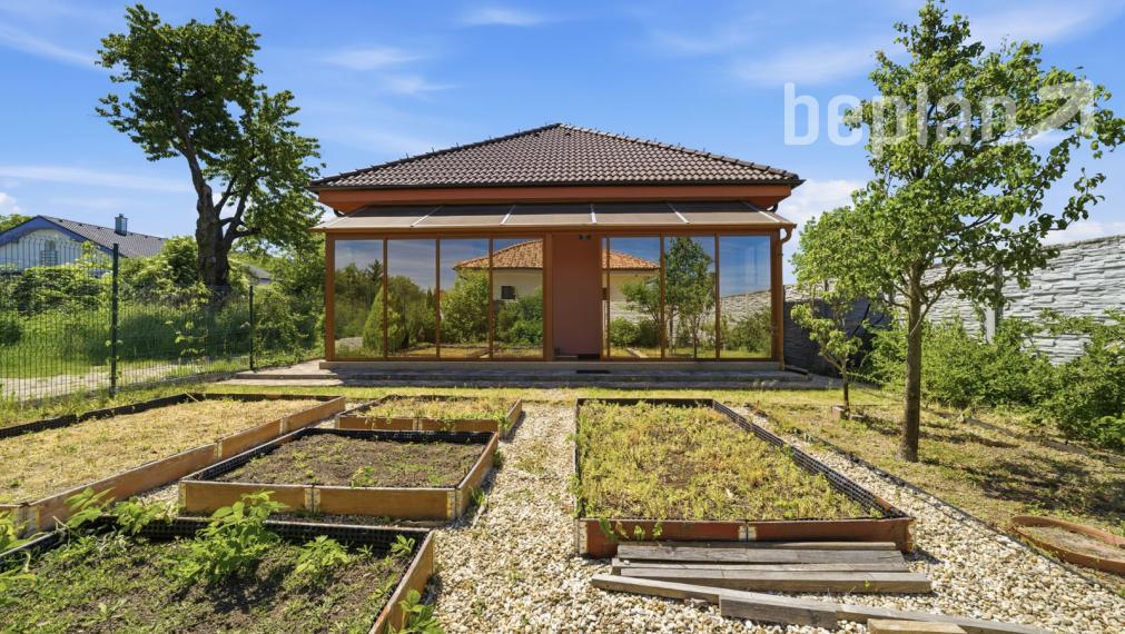 Na predaj moderný rodinný dom s bazénom v obci Jablonové