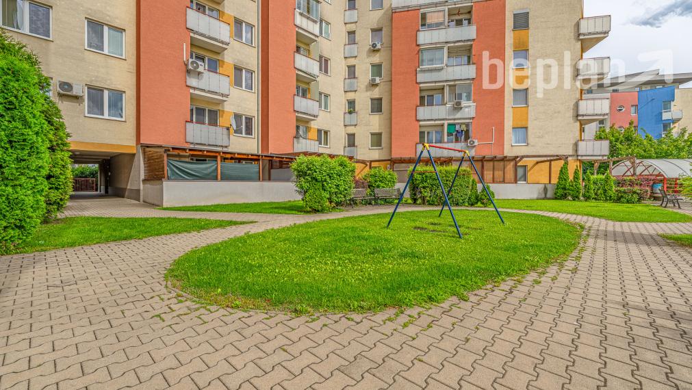 Na predaj svetlý 1-izbový byt s francúzskym oknom blízko centra Trnavy