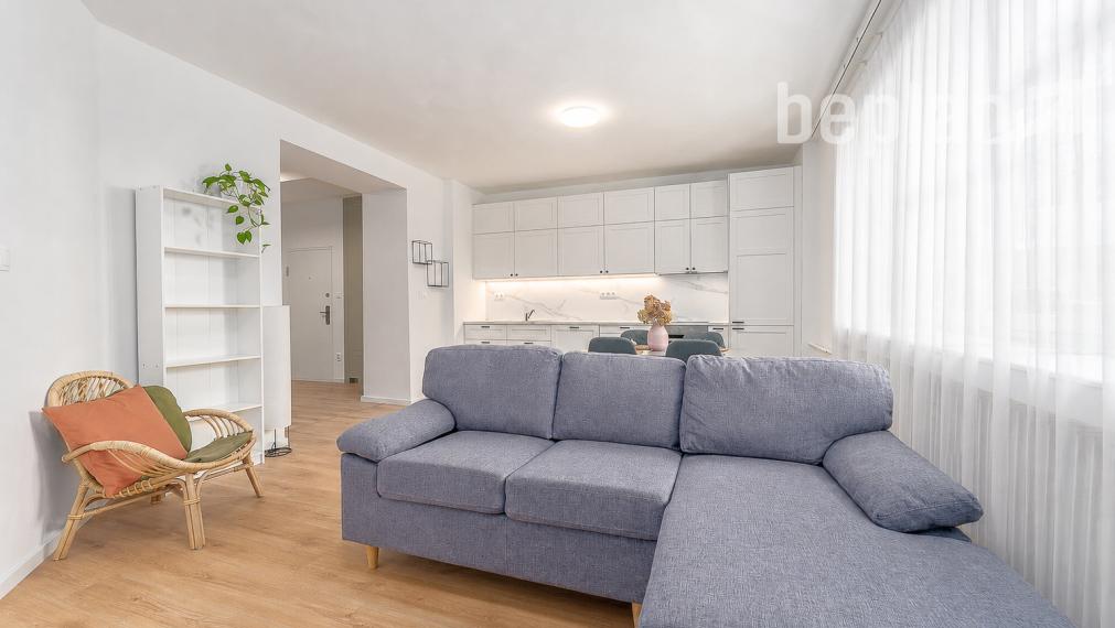 Na prenájom kompletne zrekonštruovaný 3-izbový byt v širšom centre Bratislavy