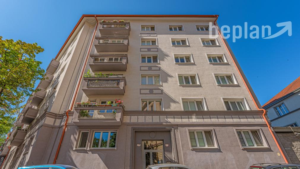 Na prenájom kompletne zrekonštruovaný 3-izbový byt v širšom centre Bratislavy