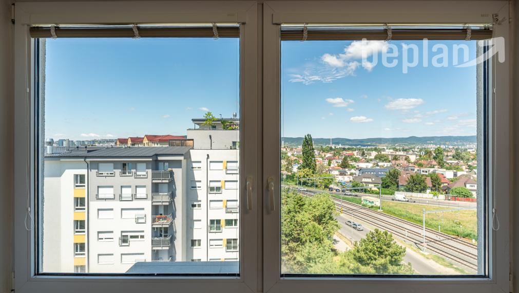 Na predaj priestranný klimatizovaný 2 izbový byt s krásnym výhľadom a pivnicou v Bratislave