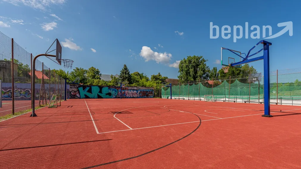 Na predaj priestranný 4-izbový byt v Bratislave - Rača