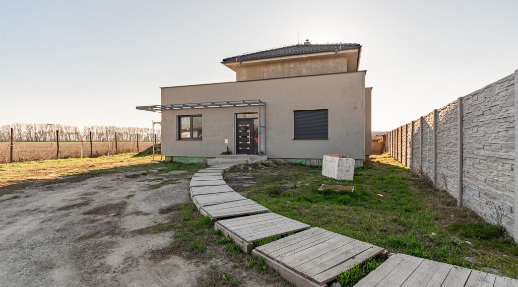 Na predaj moderná novostavba 4- izbového rodinného domu