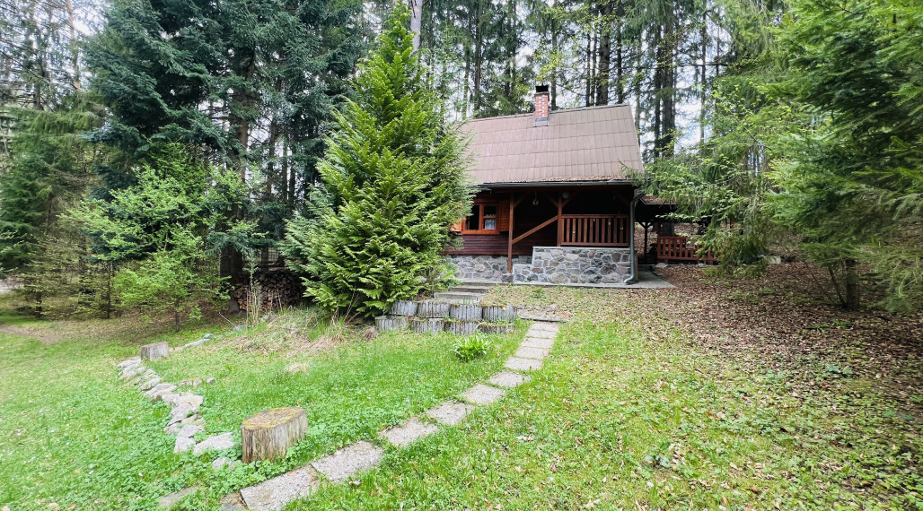 Na predaj útulná rekreačná chata v obci Dubové