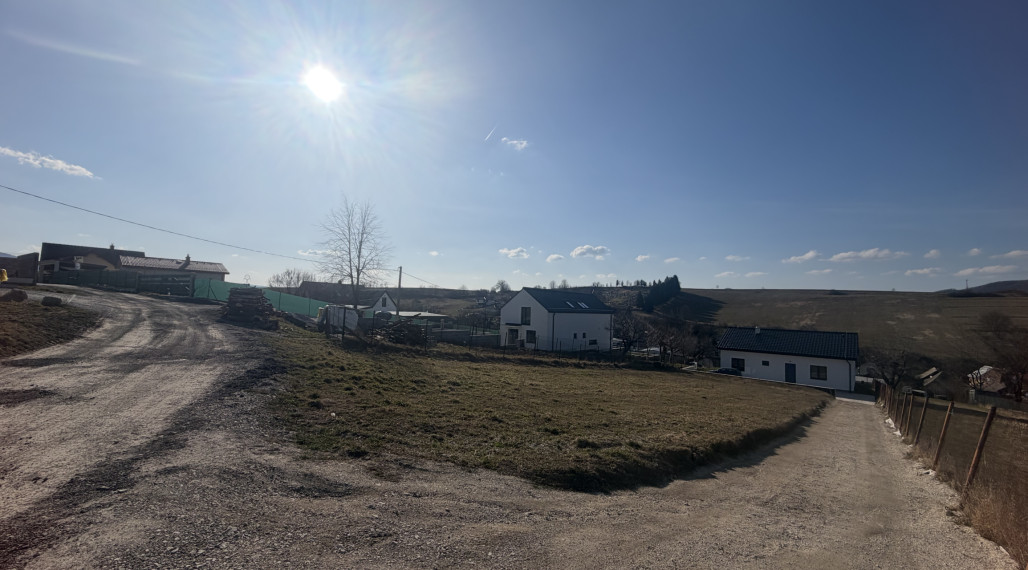 Na predaj slnečný pozemok v obci Stránske pri Žiline