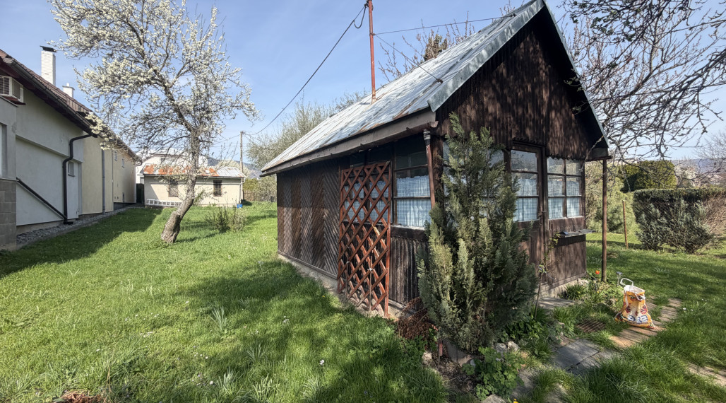 Na predaj slnečný rovinatý pozemok v lokalite Martin-Podháj