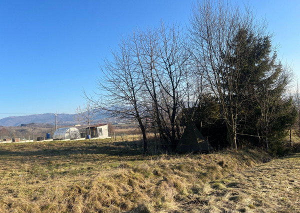 Na predaj pozemok s malou chatkou v obci Turčianske Kľačany