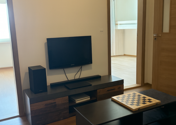 Na prenájom 4-izbový byt v Pezinku