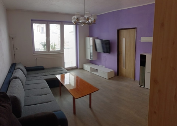 Na prenájom priestranný 3-izbový byt vo Vrútkach