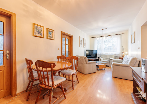 Na predaj prakticky dispozične riešený 3-izbový byt v Bratislave