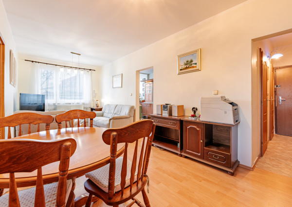 Na predaj prakticky dispozične riešený 3-izbový byt v Bratislave