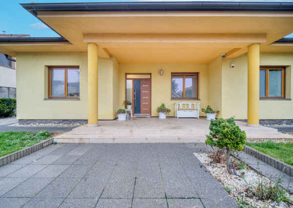 Na predaj kompletne zariadený rodinný dom vo Veľkom Bieli