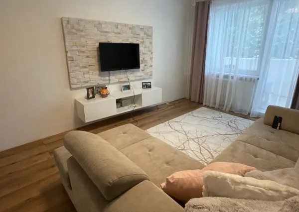 Na predaj priestranný 4-izbový byt v Martine - Priekopa