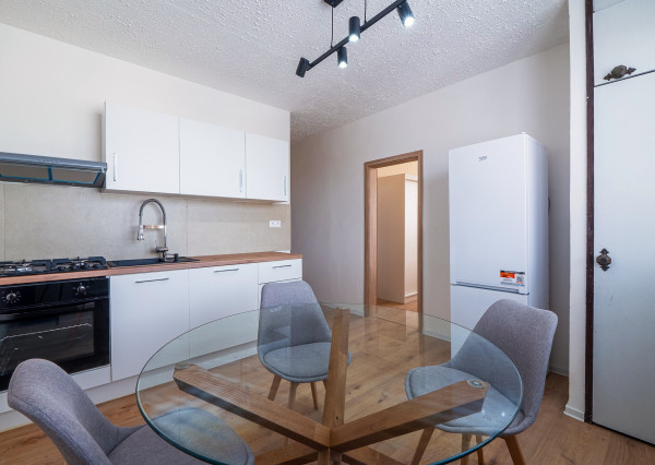 Na prenájom 2-izbový byt s loggiou v Prešove