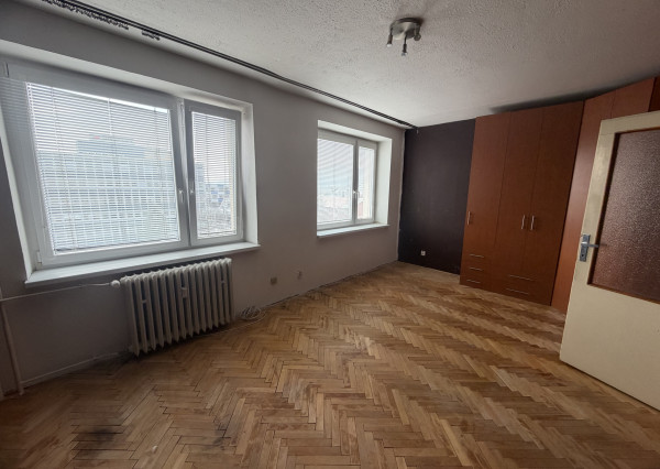 Na predaj priestranný 3-izbový byt v lokalite Martin-Sever