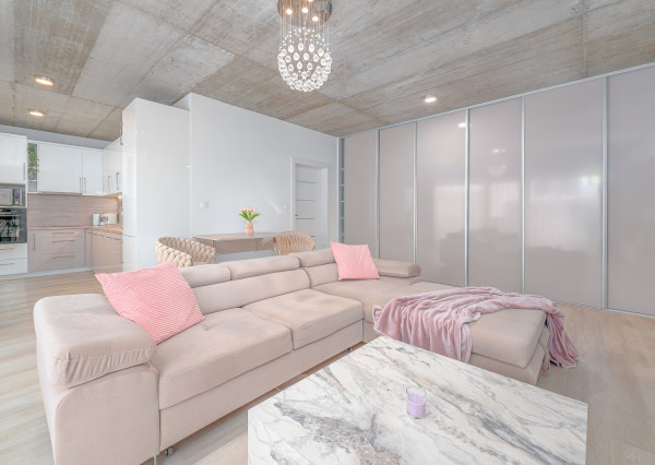 Na prenájom moderný a svetlý 2-izbový byt v Kostolišti