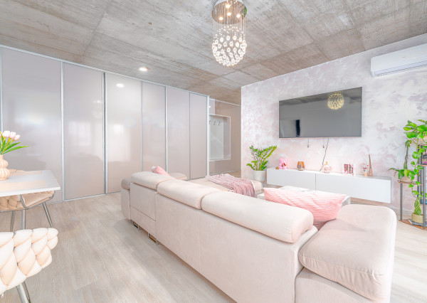 Na prenájom moderný a svetlý 2-izbový byt v Kostolišti