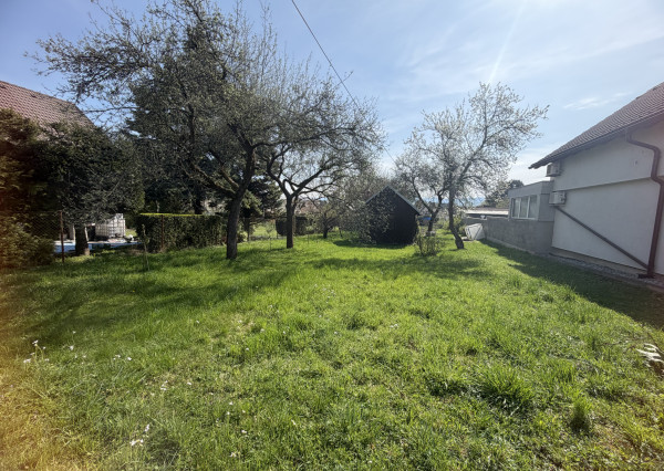 Na predaj slnečný rovinatý pozemok v lokalite Martin-Podháj