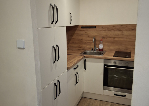 Na prenájom zrekonštruovaný 1-izbový byt v Martine - časť Košúty II